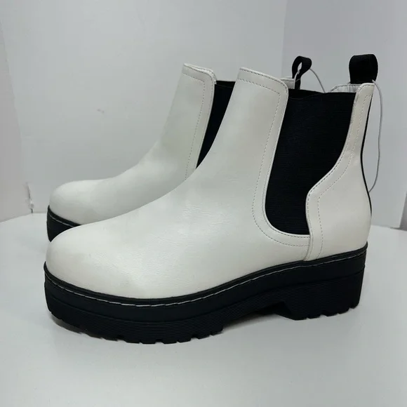 Mia Cayson Platform Chelsea Boot White NEW Size 9.5 Women’s - Picture 3 of 9